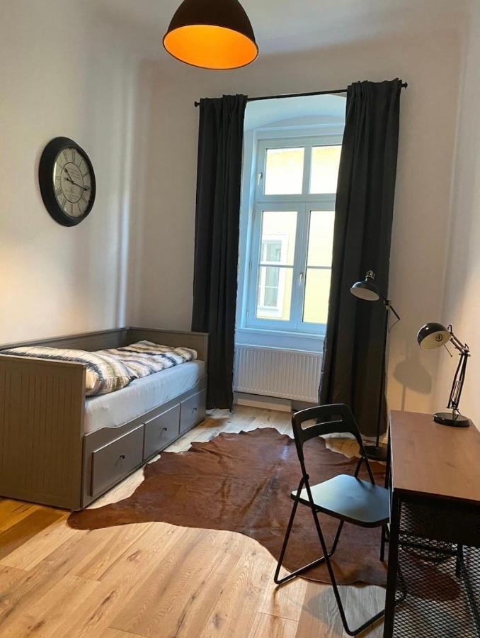 Industrial Apartment Schlossberg Λιντς Εξωτερικό φωτογραφία